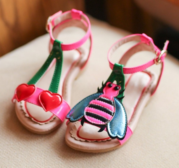 Mädchensandalen mit einer Biene rosa 20,5