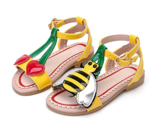 Mädchensandalen mit einer Biene