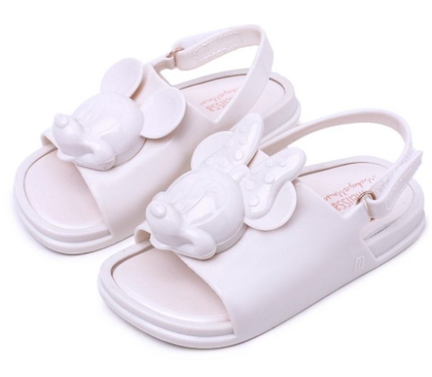 Mädchensandalen mit einer Maus