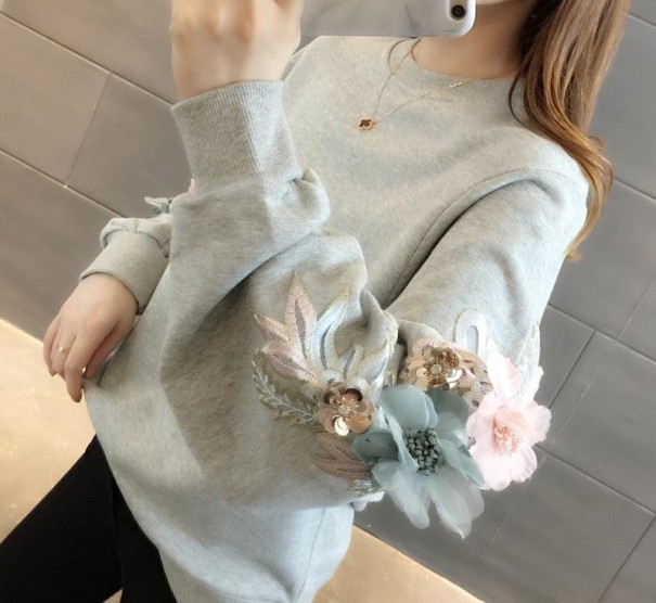 Maglione da donna con fiori grigio XS