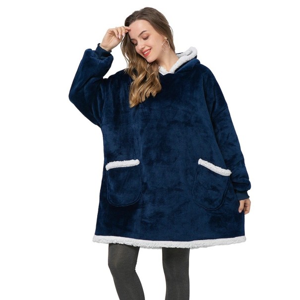 Manta oversized com mangas P3997 azul escuro