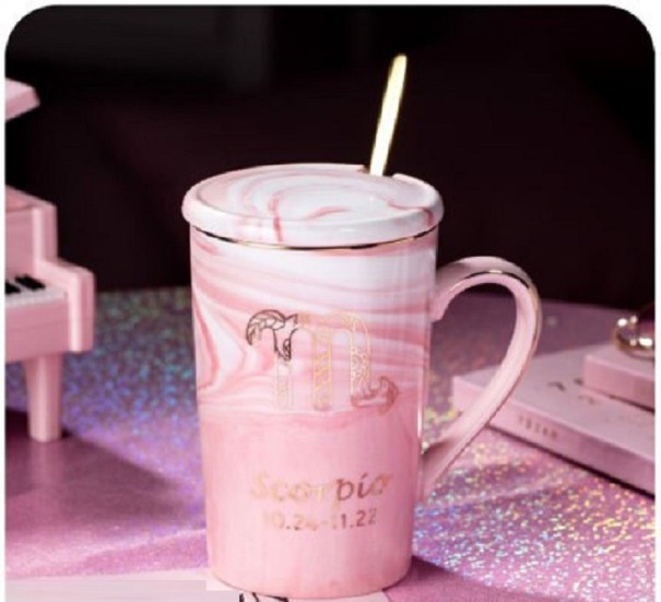 Marmorerad mugg med stjärnteckenmotiv rosa 6