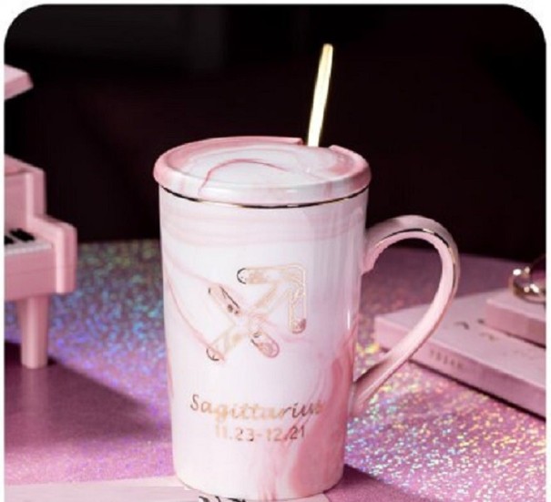 Marmorerad mugg med stjärnteckenmotiv rosa 9