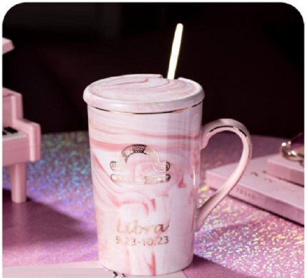 Marmorierter Becher mit Sternzeichenmotiv rosa 1
