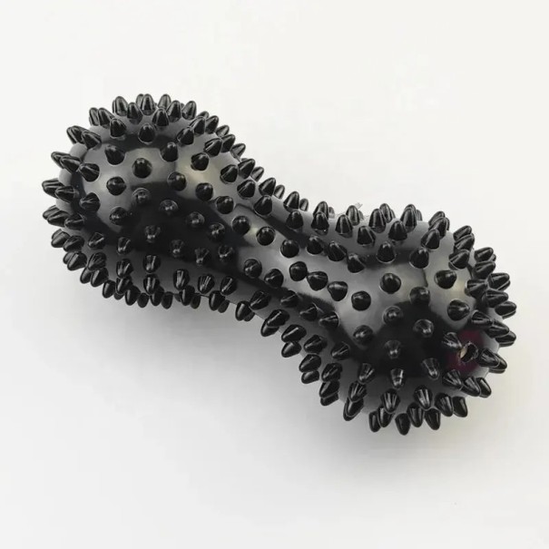 Masážní míček dvojitý s výstupky pro stimulaci chodidel zad a svalových úponů rozměr 15 x 7,5 x 7,5 cm různé barvy černá
