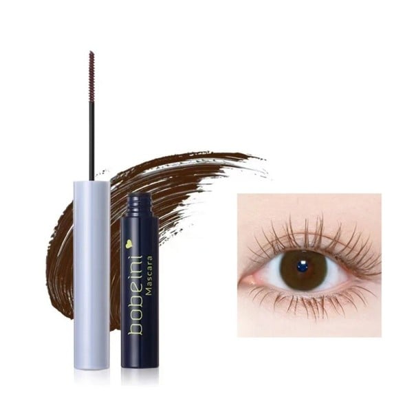 Mascara avec une brosse fine pour un allongement précis et une mise en valeur des cils disponible en noir et en marron pour un look naturel ou intense marron