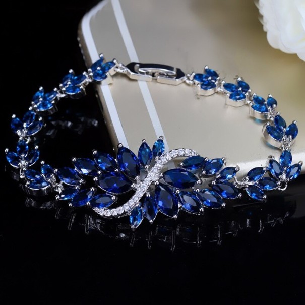 Massieve damesarmband met stenen blauw