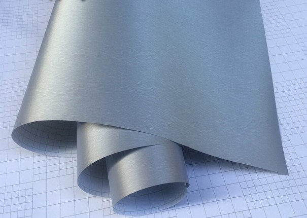 Matte selbstklebende Folie silbern 2 m