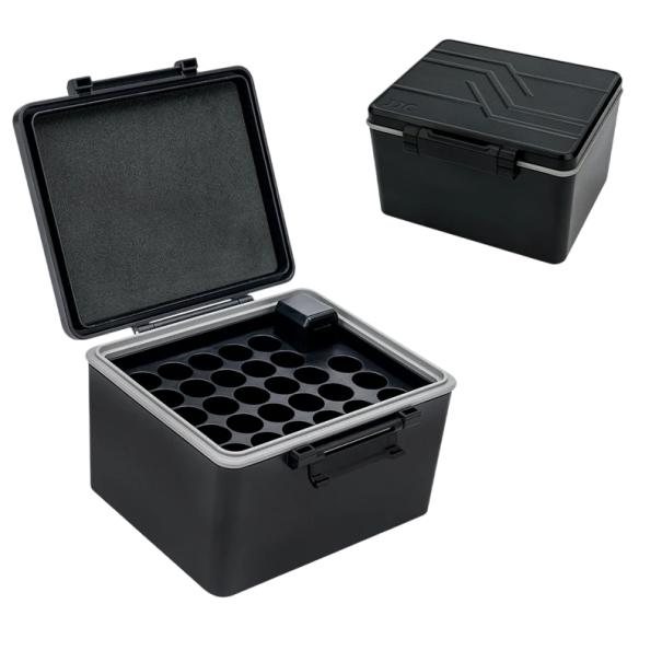 Μαύρη θήκη μπαταριών 11,3x12,4x7,6 εκ. Αποθηκευτικό πλαστικό κουτί για 28x μπαταρίες AA Προστατευτικός οργανωτής με καπάκι για ασφαλή αποθήκευση 1