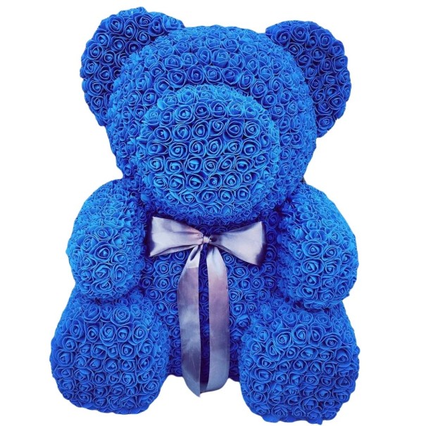 Medvedík so šedou stužkou z umelých ruží Luxusná kvetinová dekorácia Ručne vyrábaný Valentínsky darček Romantická ozdoba Interiérová figúrka 25 cm modrá