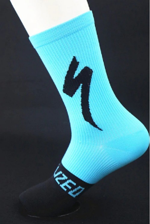Meias longas com estampado azul claro