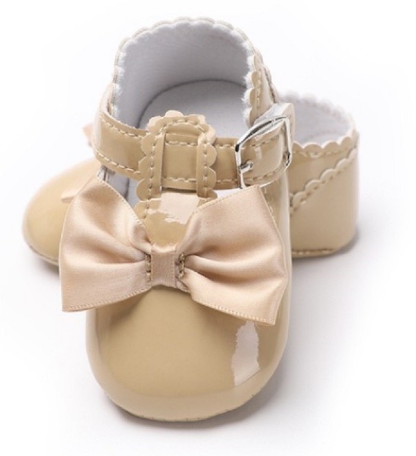 Meisjes ballerina&#39;s van lakleer A82 beige 0-6 maanden