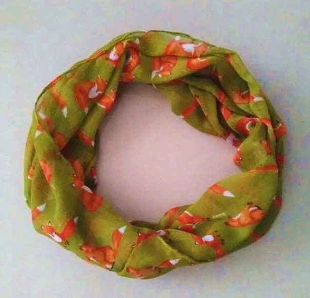 Meisjes wintersjaal met vossenprint J3142 legergroen