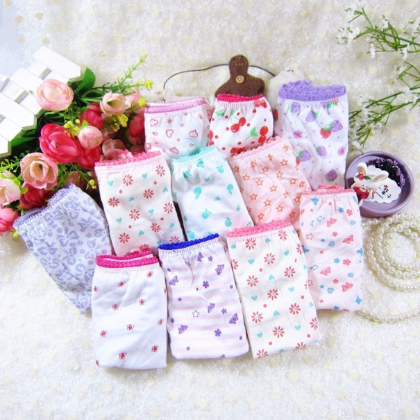 Meisjesslips met bloemen - 12 stuks