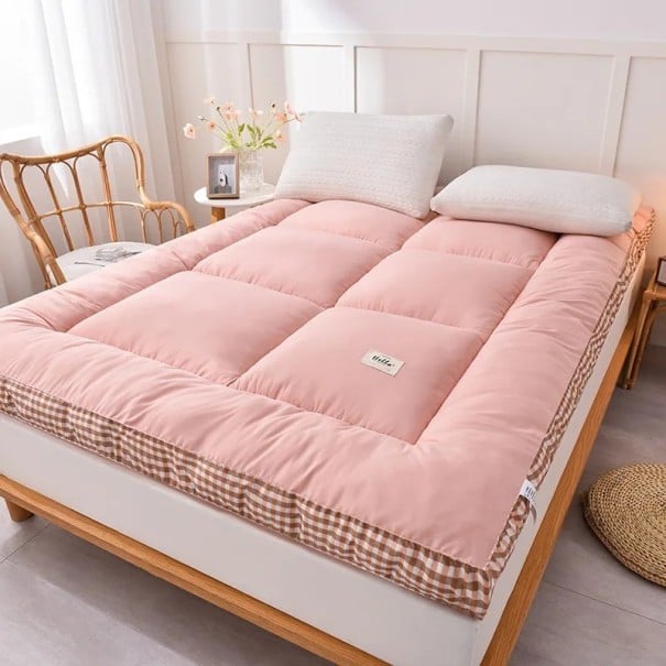 Měkká skládací matrace 120x200x10 cm s prošíváním a kostkovaným lemem pro každodenní spaní, hostovské lůžko nebo cestování růžová