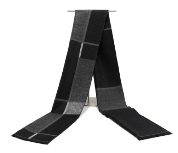 Men's Scarf with an Interesting Pattern 1