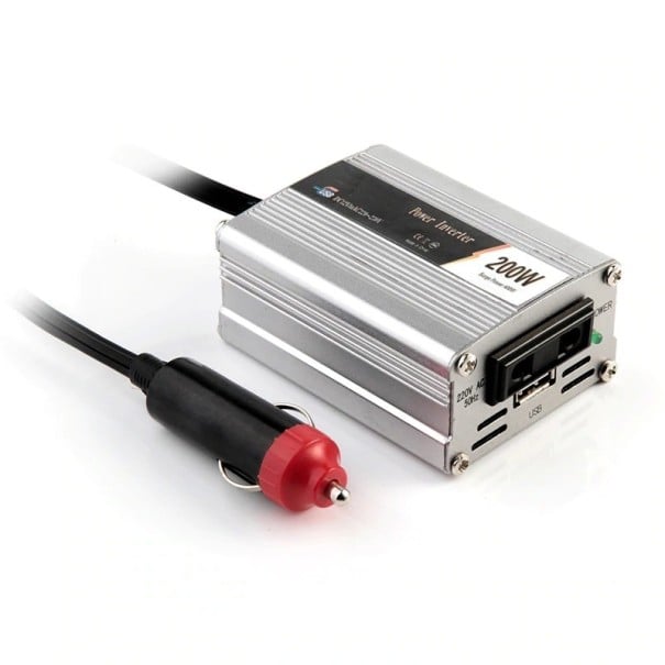 Menic napätia 12V na 110V/220V 2
