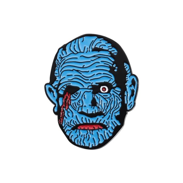 Metallpin skräckfigur ca 3,8 x 3 cm pin märke blå svart röd skräckfilm motiv klädesaccessoar ryggsäck 1