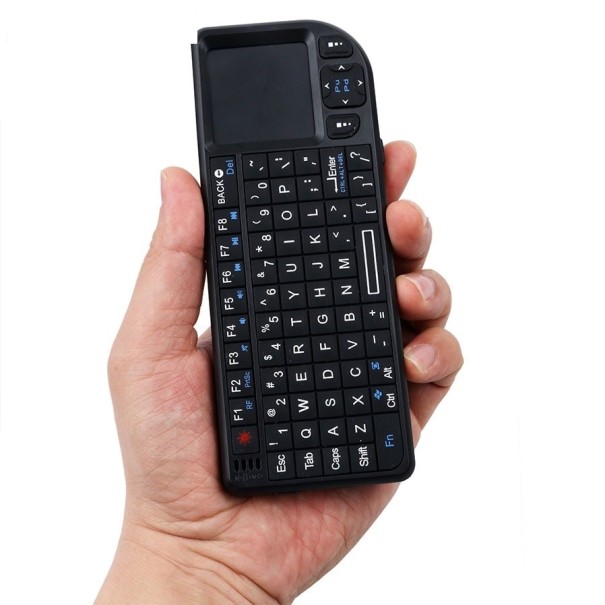 Mini bezdrôtová klávesnica s touchpadom 1