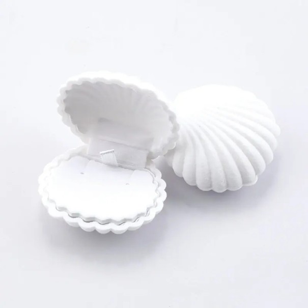 Mini scatola gioielli a forma di conchiglia per anello o orecchini 6,5 × 5,5 × 3,2 cm scatola regalo colorata in velluto per gioielli bianco