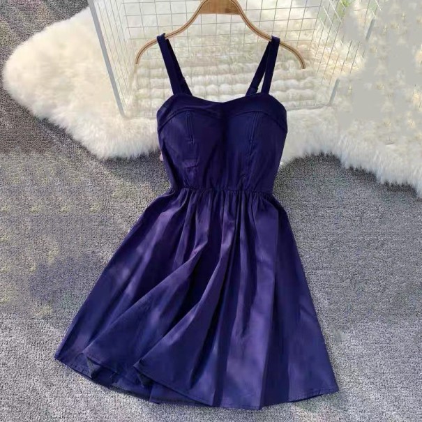 Mini vestido de tirantes en color liso azul oscuro