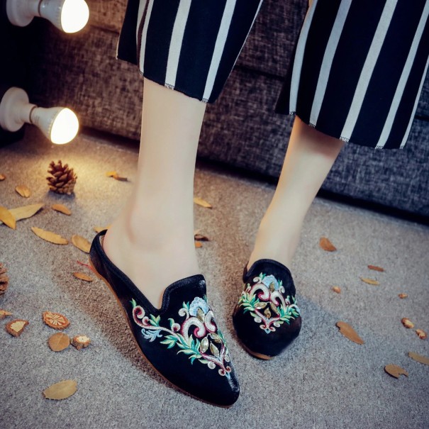 Mocasini de dama cu broderie J1751 negru 36