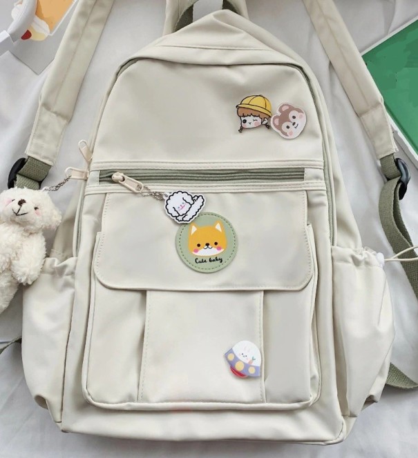 Mochila de mujer con colgante de oso 3