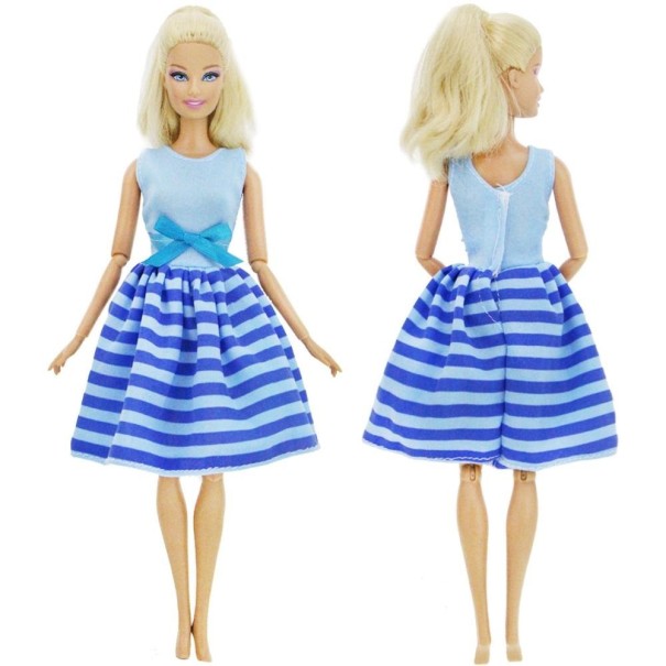 Moderigtigt outfit til Barbie A1 5
