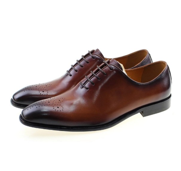 Modern férfi hegyes félcipő J2014 barna 45