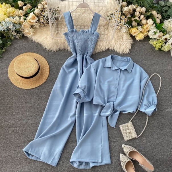 Mono y top corto de mujer azul claro