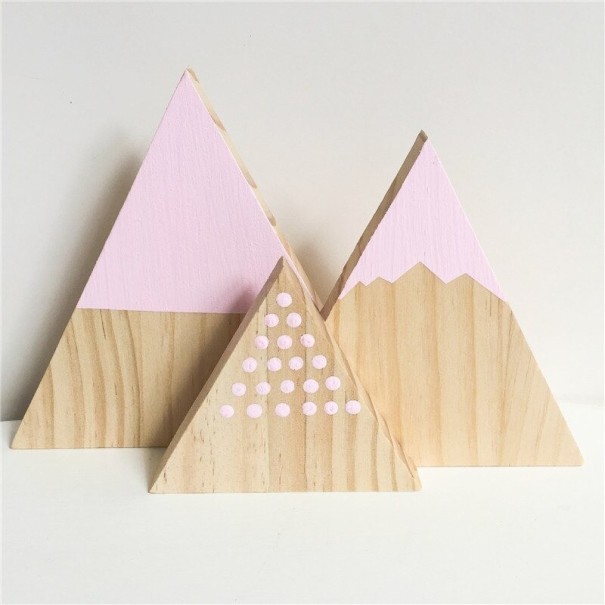Montaña decorativa de madera 3 uds. rosa claro