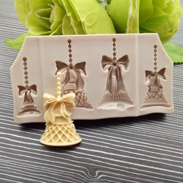 Moule en silicone cloches de Noël 1
