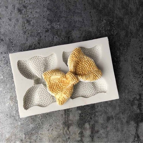 Moule en silicone en forme de nœud 1