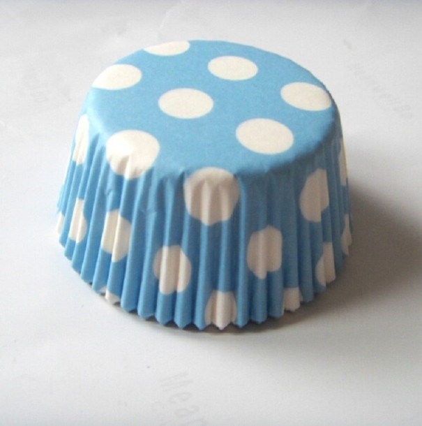 Muffinivuoat pilkuilla 50 kpl 8