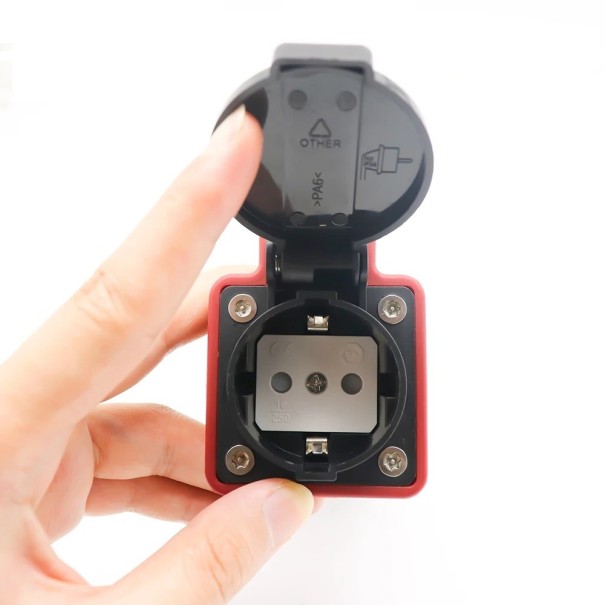 Nabíjecí adaptér Type 2 na EU zásuvku 220V přenosný konvertor standardní výstup černo červený pro napájení zařízení 1