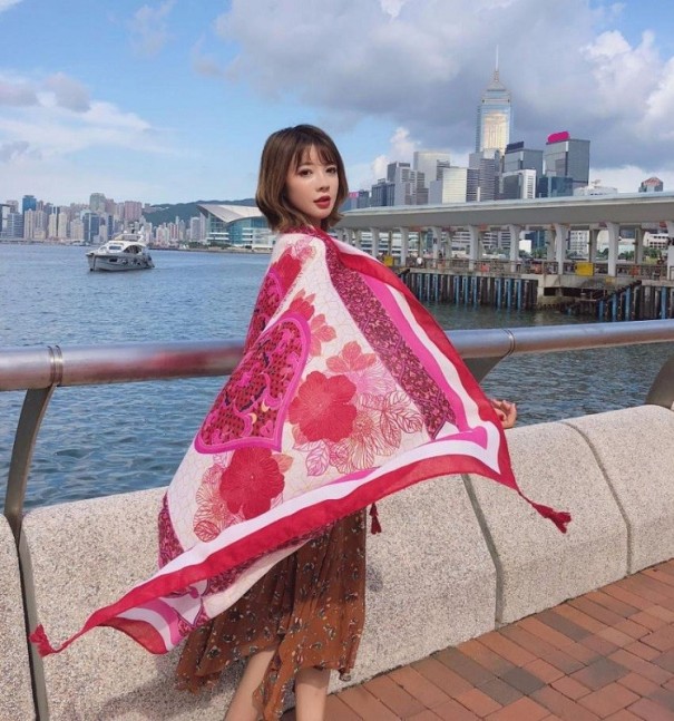 Naisten huivi P876 11