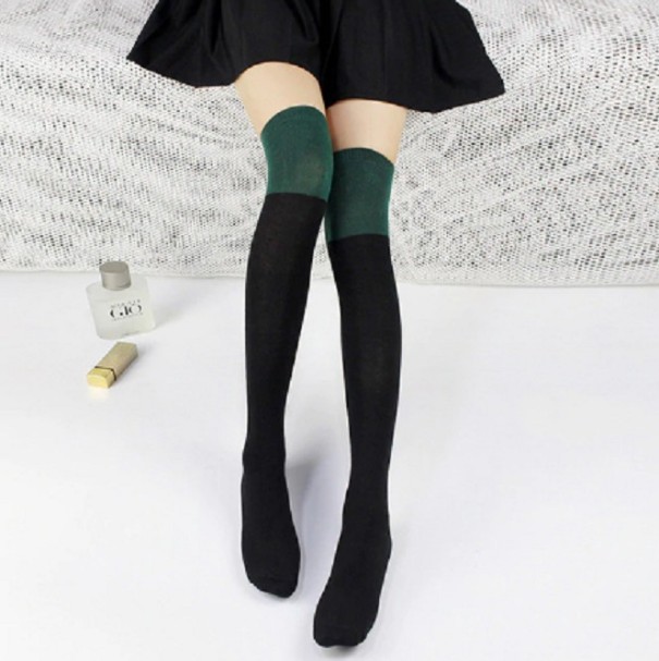 Naisten kaksiväriset polvikorkuiset saappaat tummanvihreä