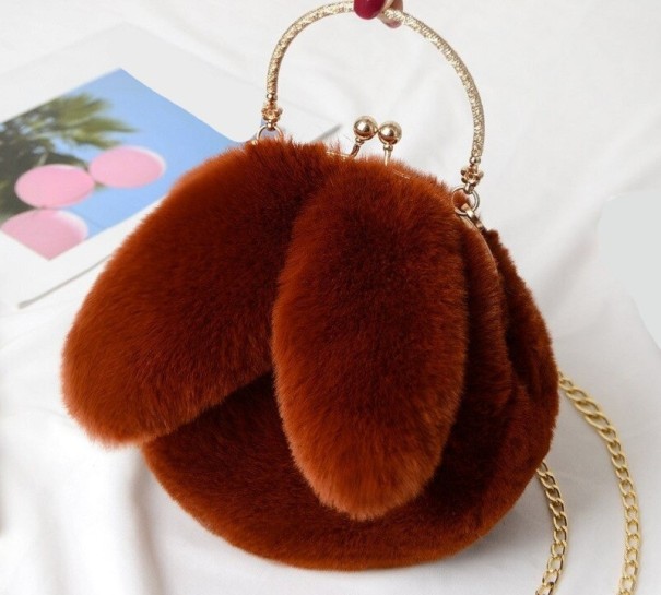 Naisten käsilaukku korvilla 11