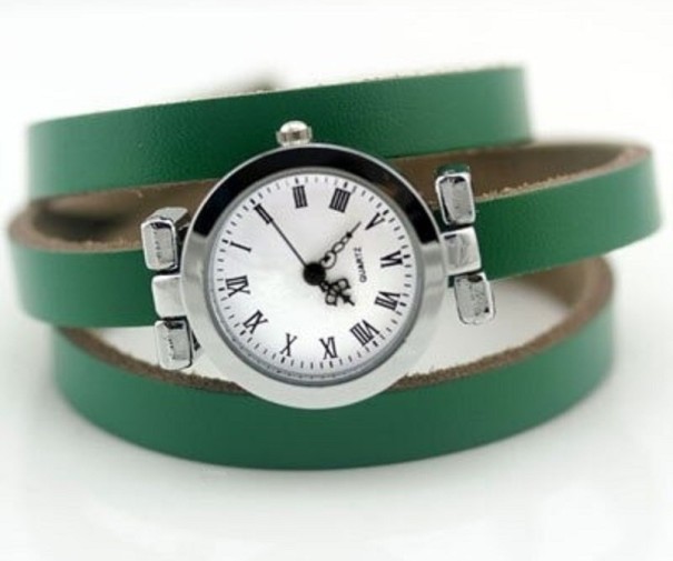 Naisten kello T1621 tummanvihreä