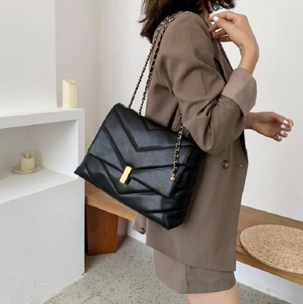 Naisten nahkainen käsilaukku M1449 musta