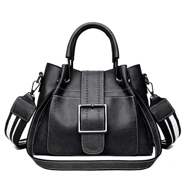 Naisten olkalaukku PU-nahasta käsikahvalla Leveä raidallinen hihna Suuri metallisolki ja koristeelliset niitit 27 x 20 x 13 cm musta