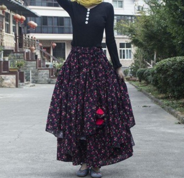 Naisten pitkä hame kuviolla A1982 7