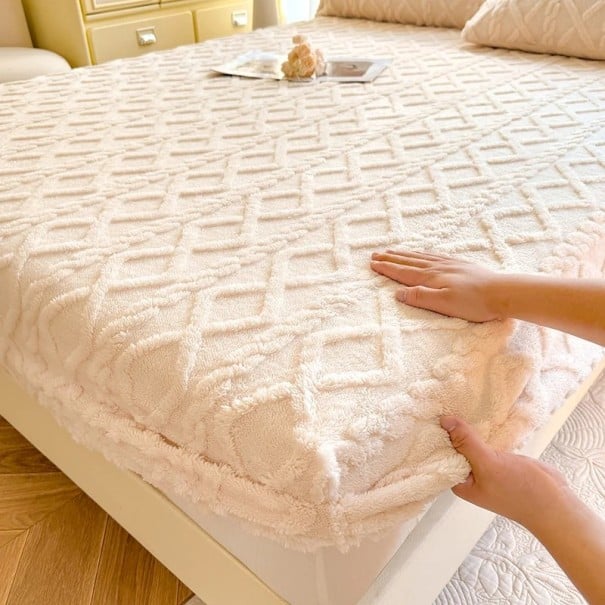 Napínací elastické flanelové prostěradlo 200 × 220 cm, Hladké měkké teplé prostěradlo, drží na místě, vzor se čtverci a vlnami béžova