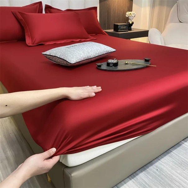 Napínací prostěradlo s gumou 400 TC rozměr 100 x 200 cm Jednobarevné hladké prostěradlo příjemné na dotek Pro matrace do 20 cm červená