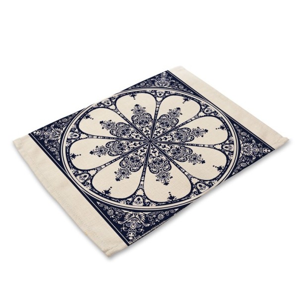 Napperon avec motif floral 3