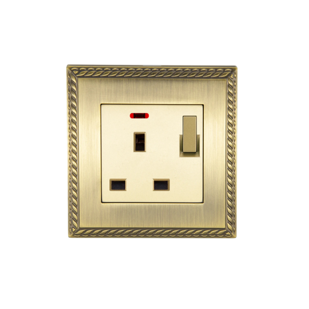 Nástěnná zásuvka 1x 13A s vypínačem a kontrolkou, 86x90 mm, kovová zinková slitina, starožitná mosaz, retro zásuvka do domácnosti 1