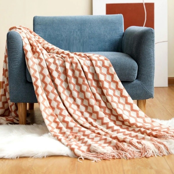 Neulottu peitto tupsuilla 127 x 152 cm N973 vaalean punainen