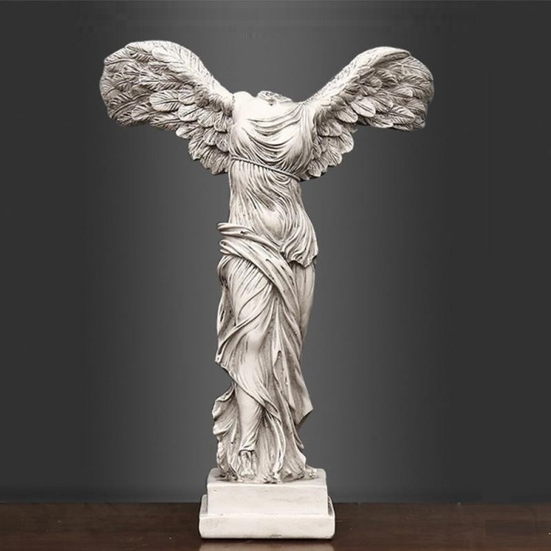 Nika győzelem istennőjének szobra fehér 25 cm x 17,5 cm