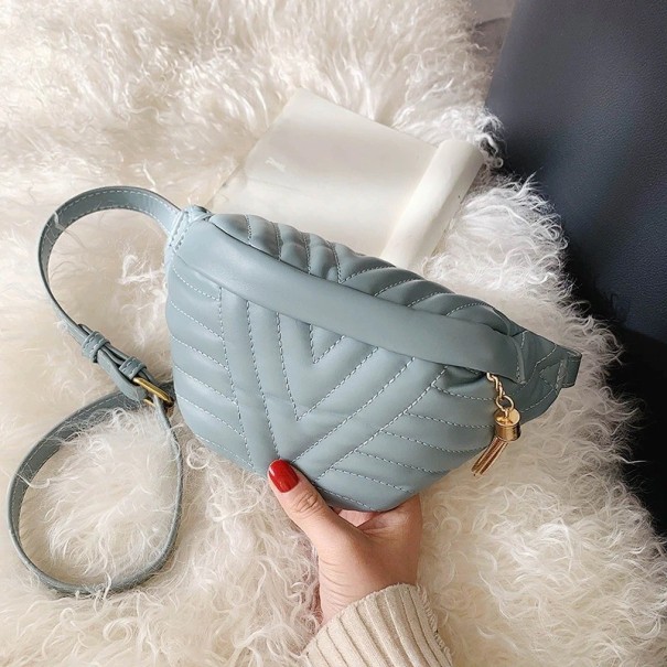 Női crossbody kézitáska M1070 világoskék