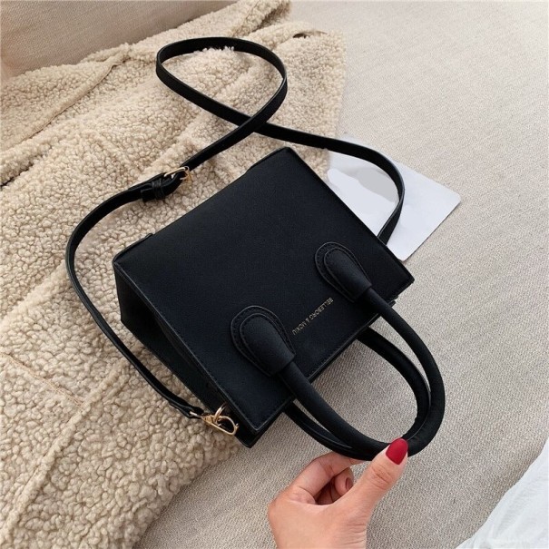 Női crossbody kézitáska M1711 fekete